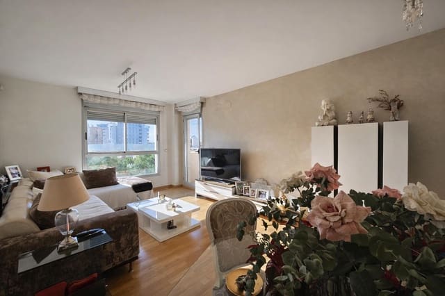 3 Zimmer Apartment zu vermieten in València Stadt mit Pool Garage - 2.250 € (Ref: 9605015)