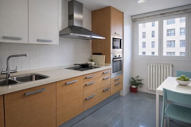 3 Zimmer Apartment zu vermieten in València Stadt mit Pool Garage - 2.250 € (Ref: 9605015)