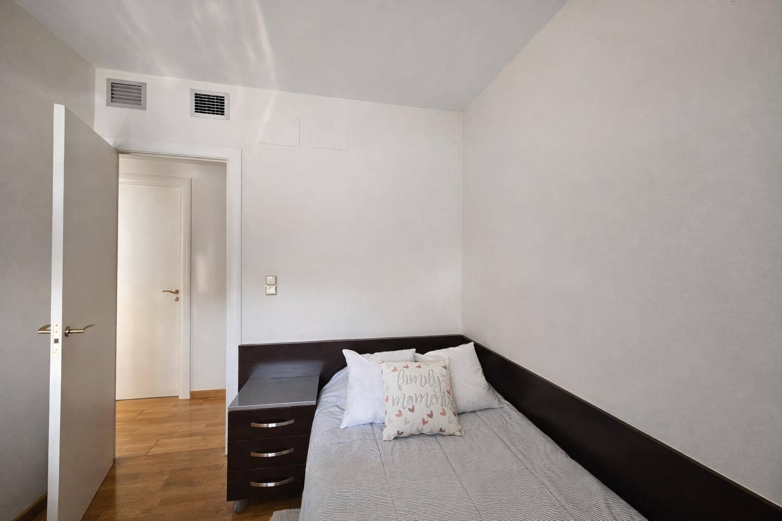 3 sovrum Lägenhet att hyra i Valencia stad med pool garage - 2 250 € (Ref: 9605015)
