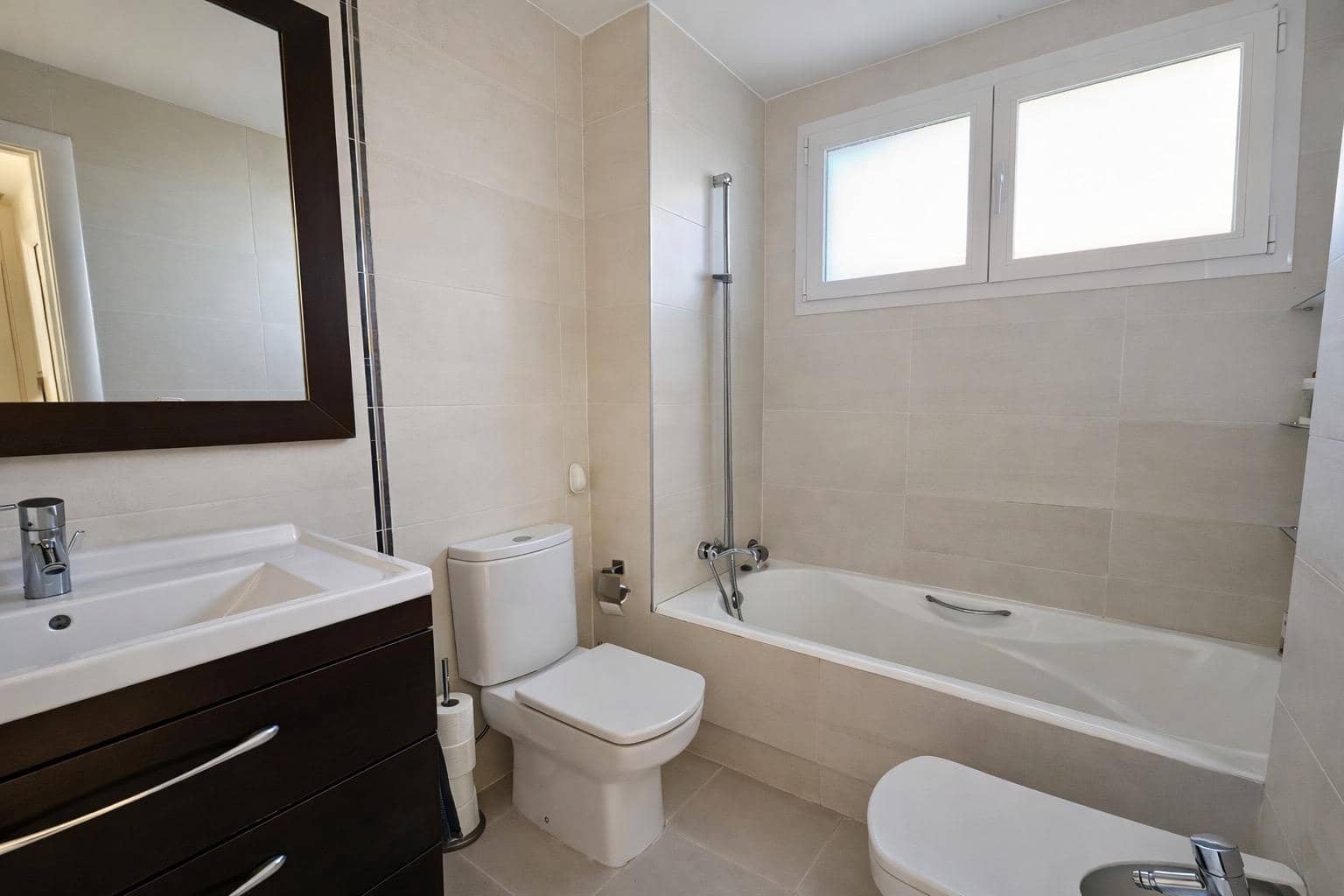 3 sovrum Lägenhet att hyra i Valencia stad med pool garage - 2 250 € (Ref: 9605015)