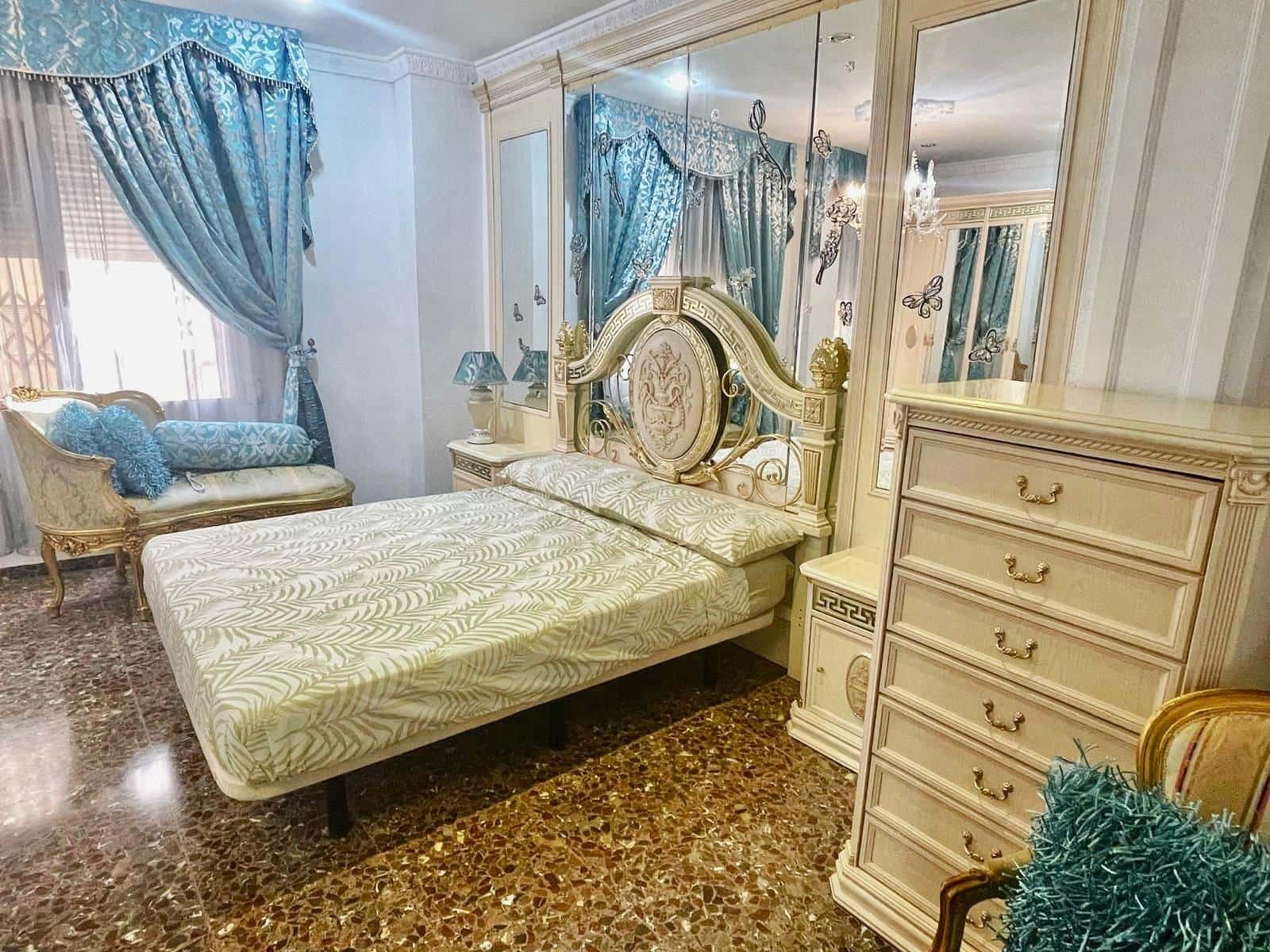 4 makuuhuone Asunto myytävänä paikassa Valencia kaupunki - 325 000 € (Ref: 9648202)