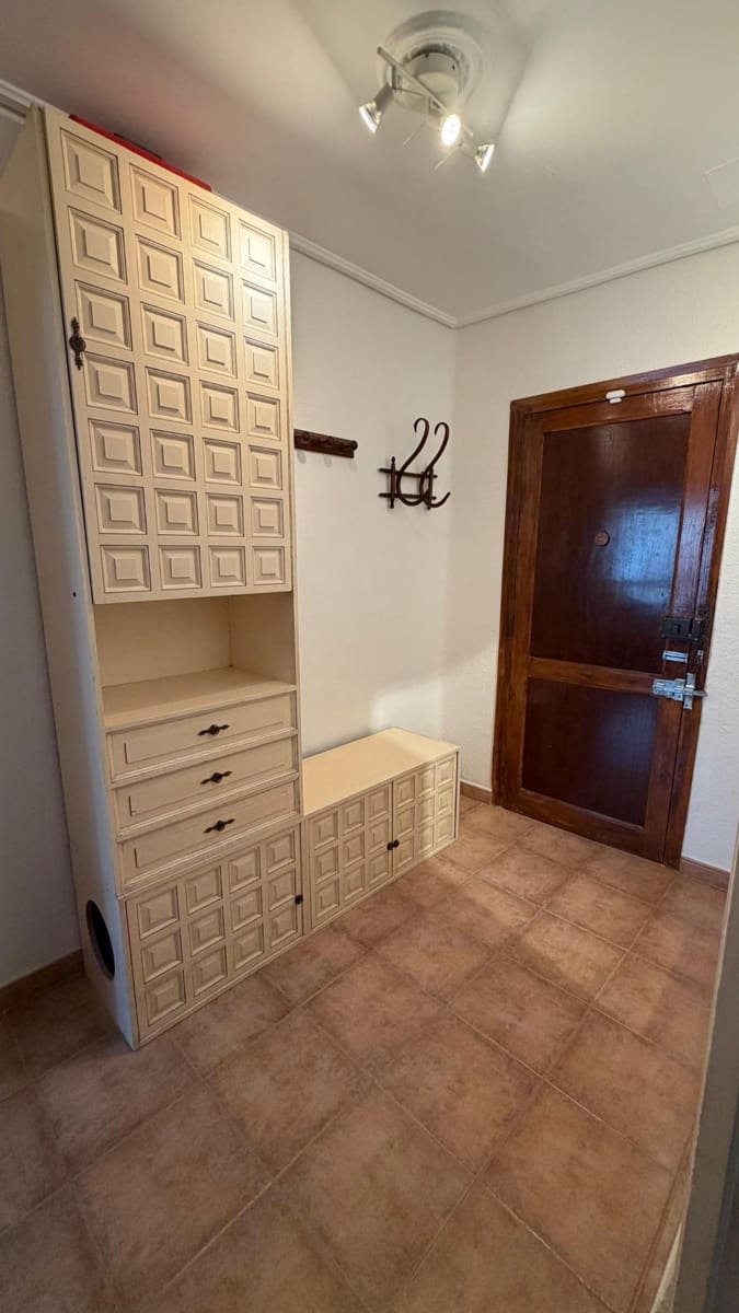 2 soverom Leilighet til leie i Valencia by - € 1 600 (Ref: 9652053)