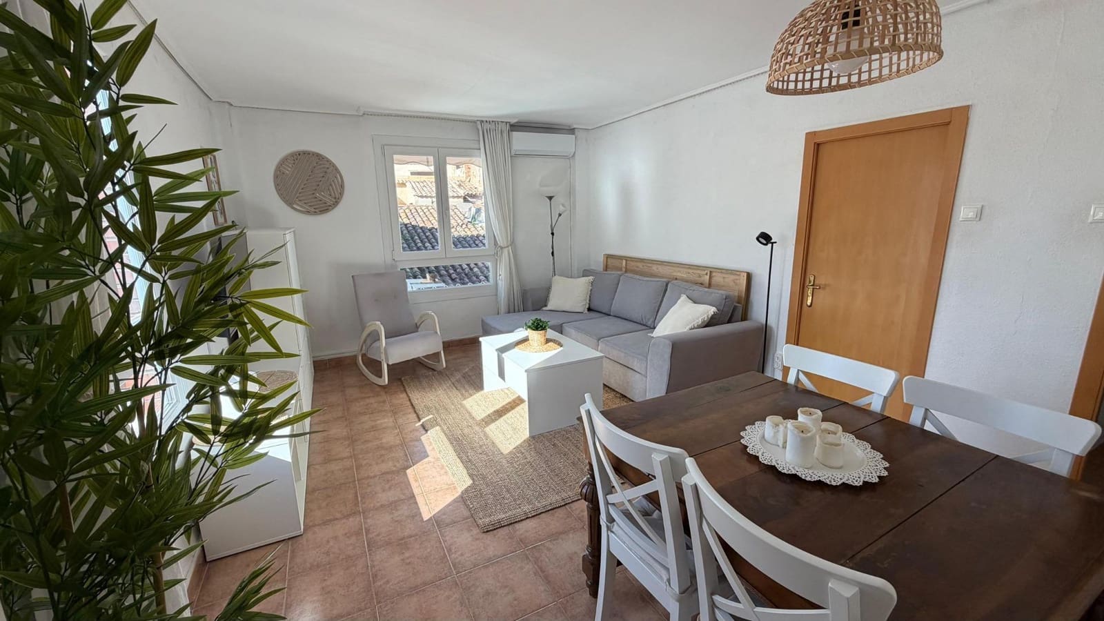 2 soverom Leilighet til leie i Valencia by - € 1 600 (Ref: 9652053)