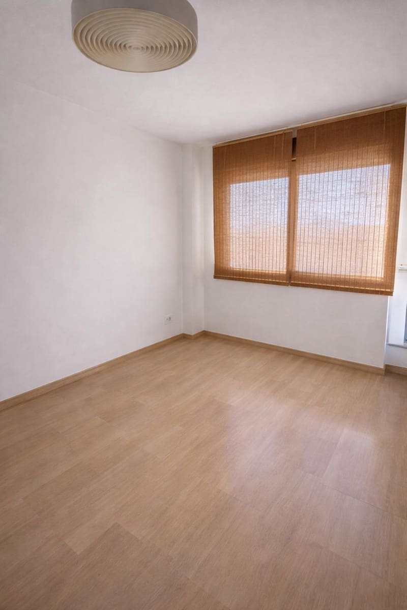 3 slaapkamer Flat te huur in Valencia stad met zwembad - € 2.700 (Ref: 9666544)
