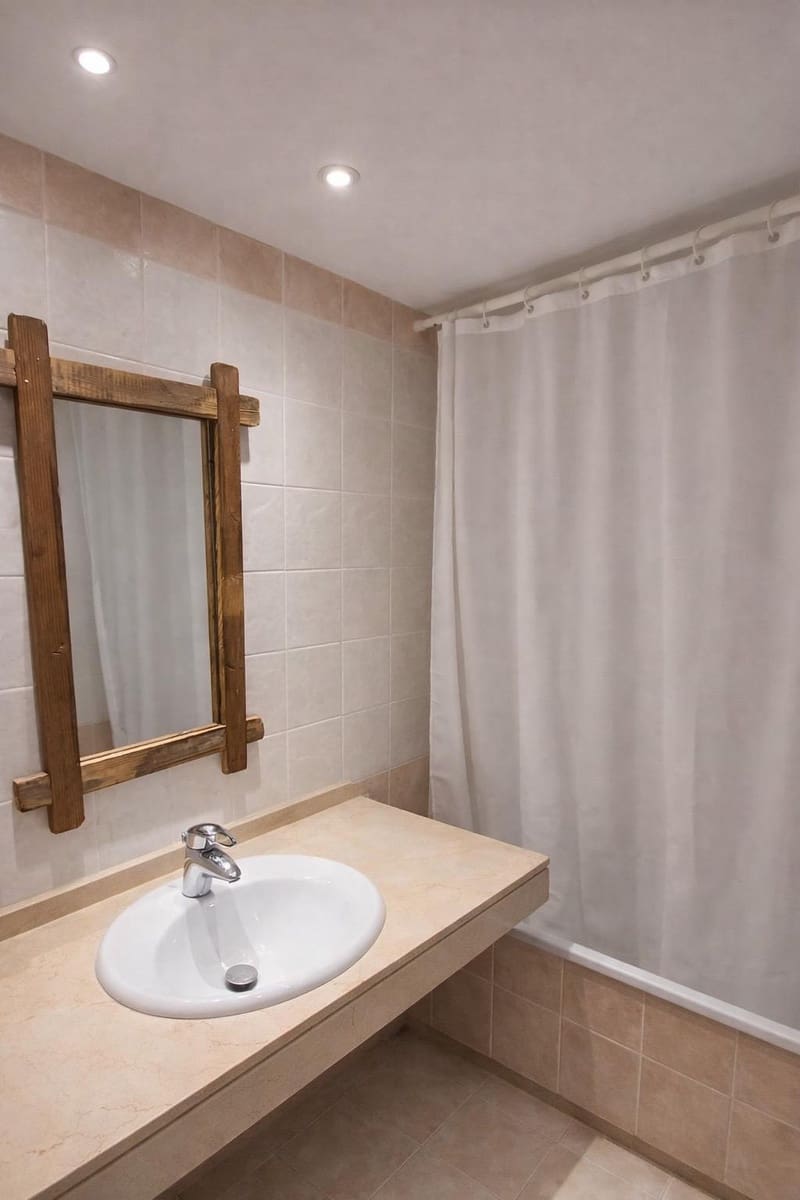 3 slaapkamer Flat te huur in Valencia stad met zwembad - € 2.700 (Ref: 9666544)