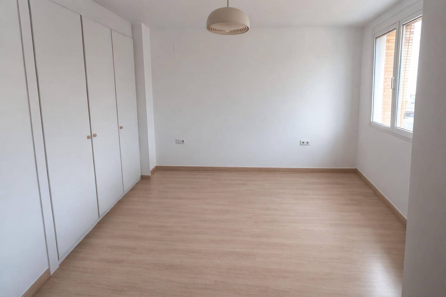 3 slaapkamer Flat te huur in Valencia stad met zwembad - € 2.700 (Ref: 9666544)
