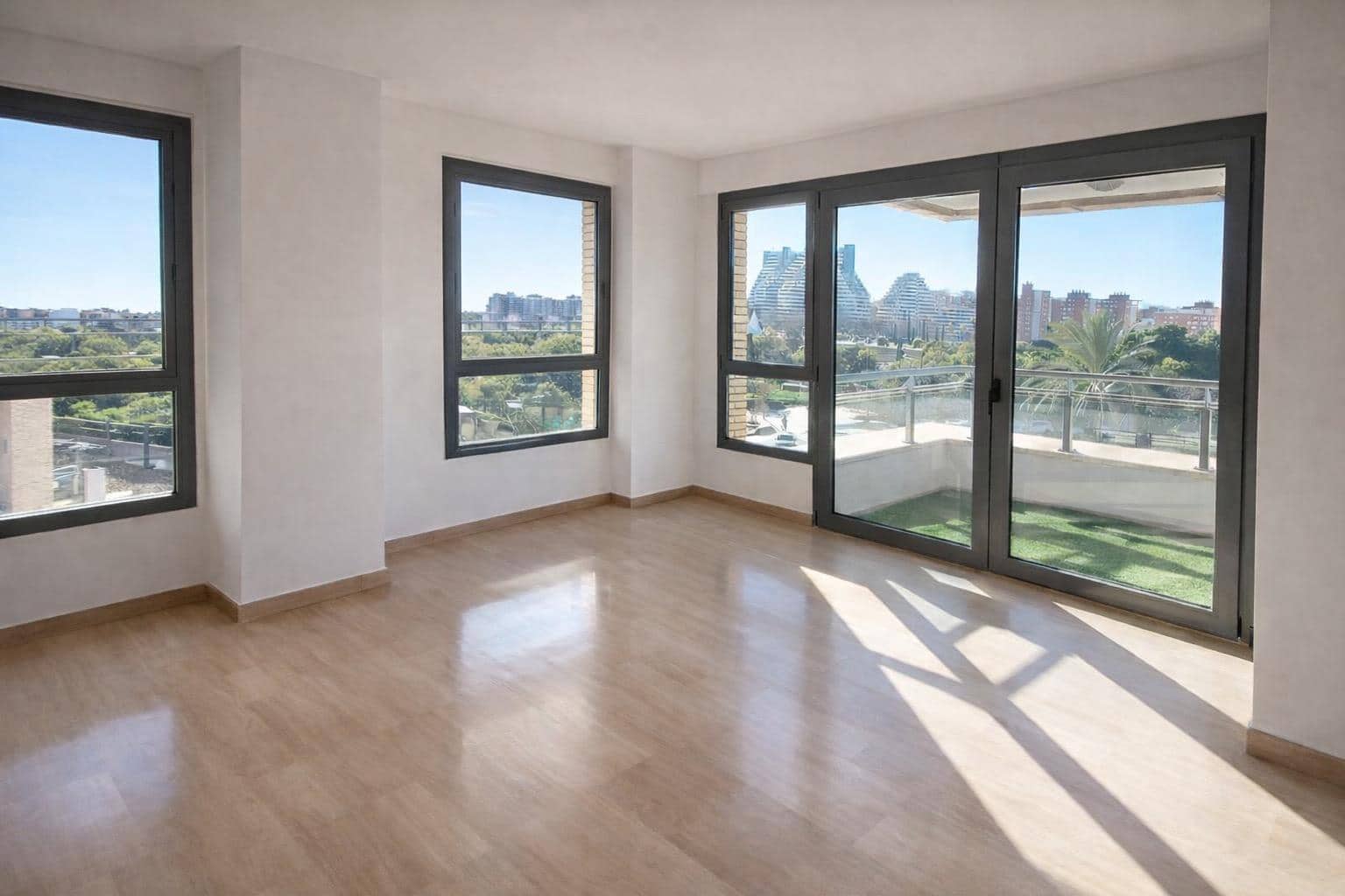 3 slaapkamer Flat te huur in Valencia stad met zwembad - € 2.700 (Ref: 9666544)