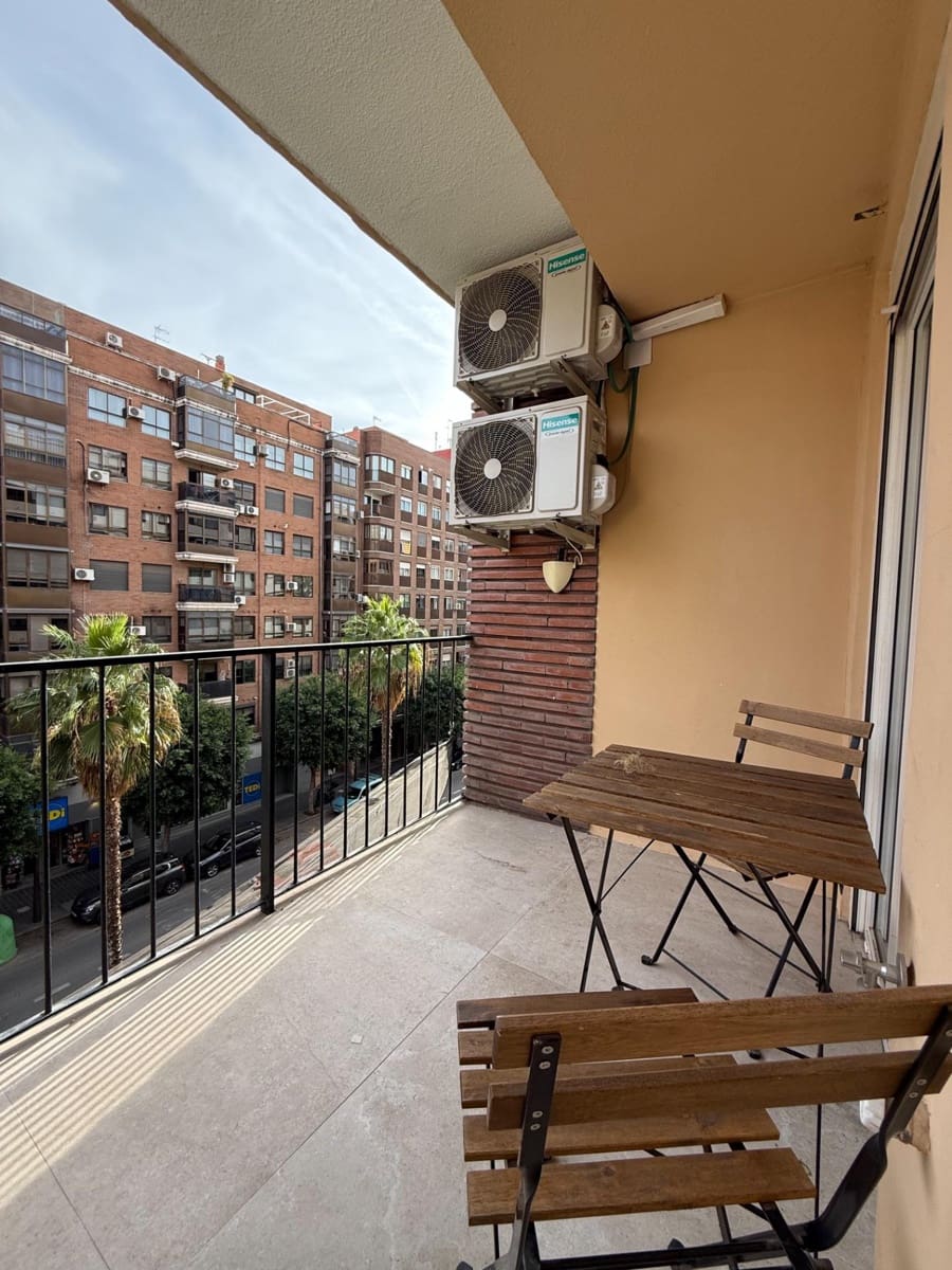 3 quarto Apartamento para arrendar em Valencia cidade - 1 800 € (Ref: 9666545)