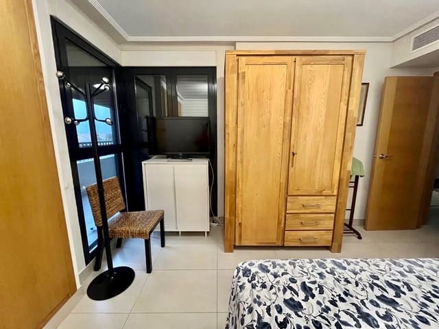 2 Zimmer Wohnung zu vermieten in València Stadt mit Pool Garage - 1.850 € (Ref: 9670726)