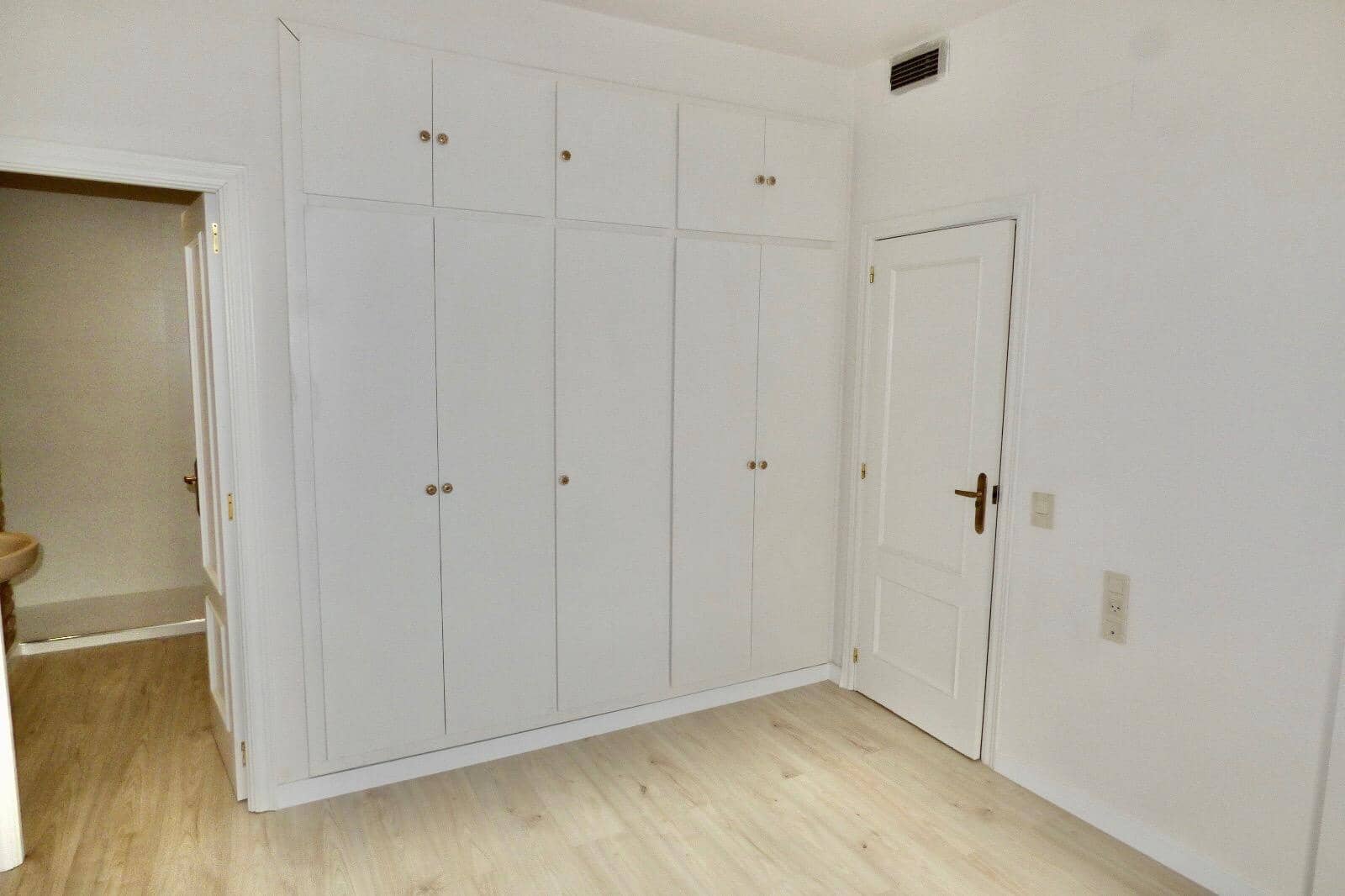 4 Zimmer Wohnung zu vermieten in Valencia Stadt - 1.800 € (Ref: 9674275)