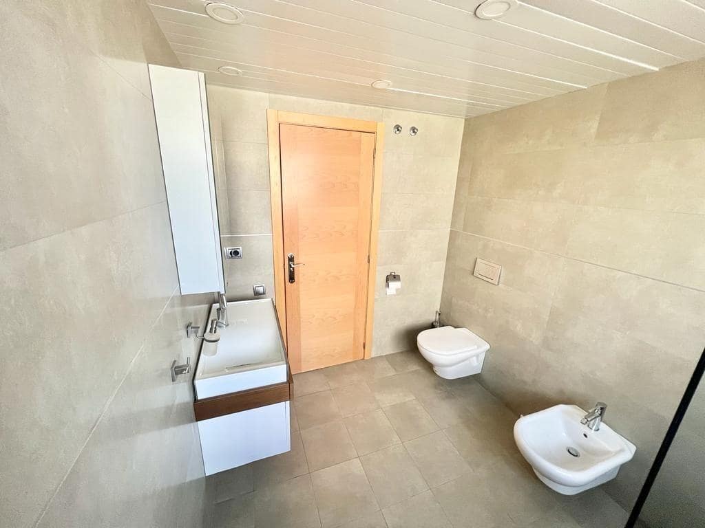 5 soverom Hus til salgs i La Pobla de Farnals med svømmebasseng - € 625 000 (Ref: 9679897)