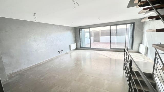 5 soverom Hus til salgs i La Pobla de Farnals med svømmebasseng - € 625 000 (Ref: 9679897)