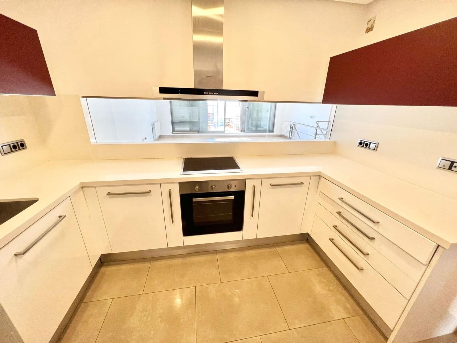 5 soverom Hus til salgs i La Pobla de Farnals med svømmebasseng - € 625 000 (Ref: 9679897)