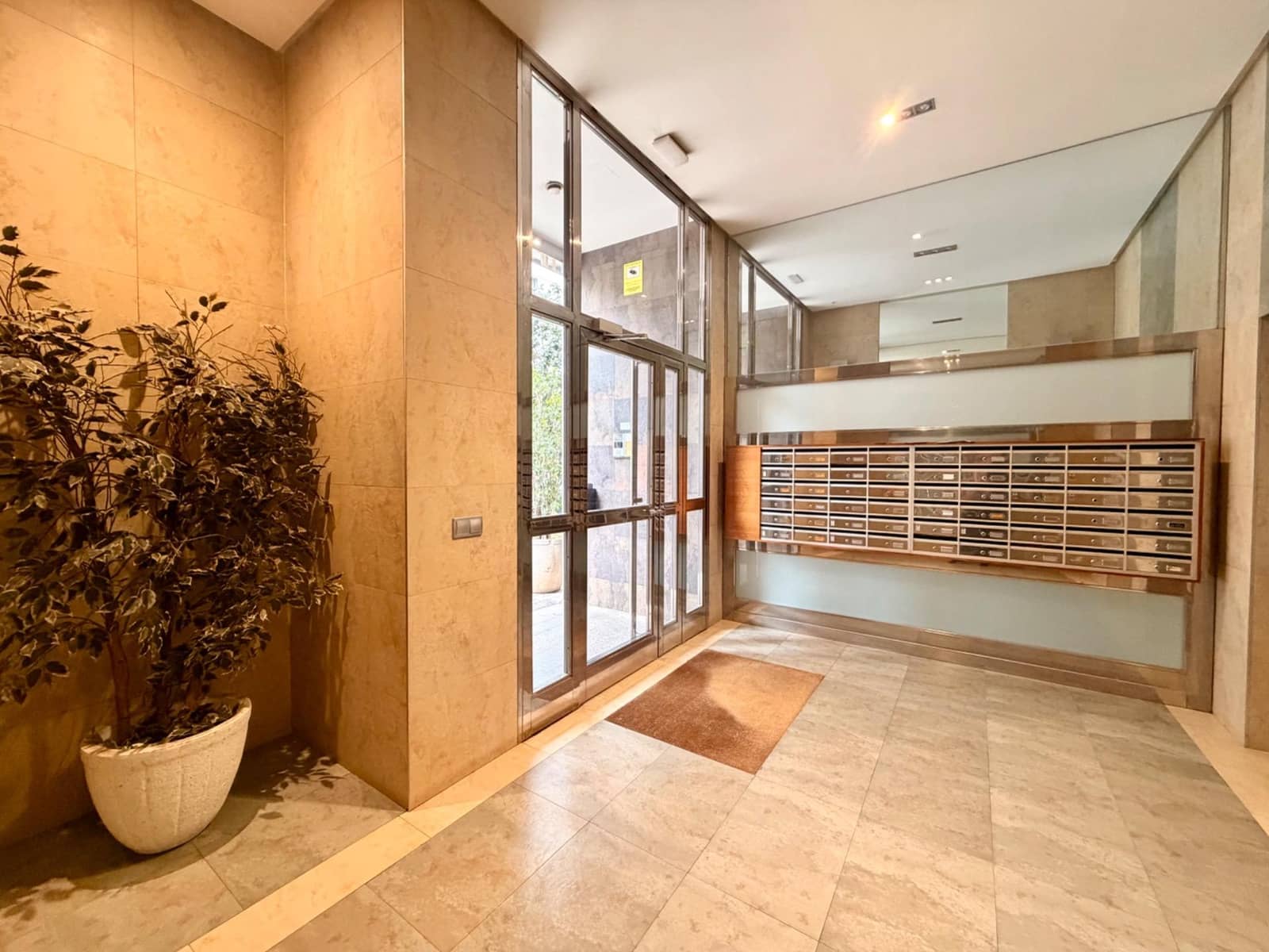 2 soveværelse Lejlighed til salg i Valencia by - € 615.000 (Ref: 9712000)