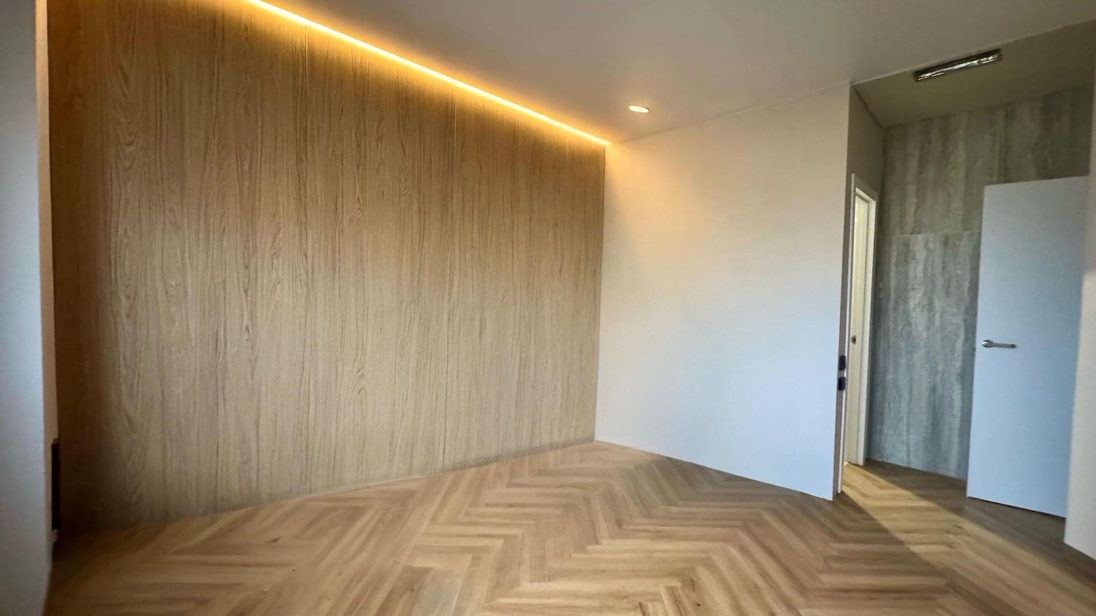 2 soverom Penthouse til salgs i Paterna med svømmebasseng - € 430 000 (Ref: 9712001)