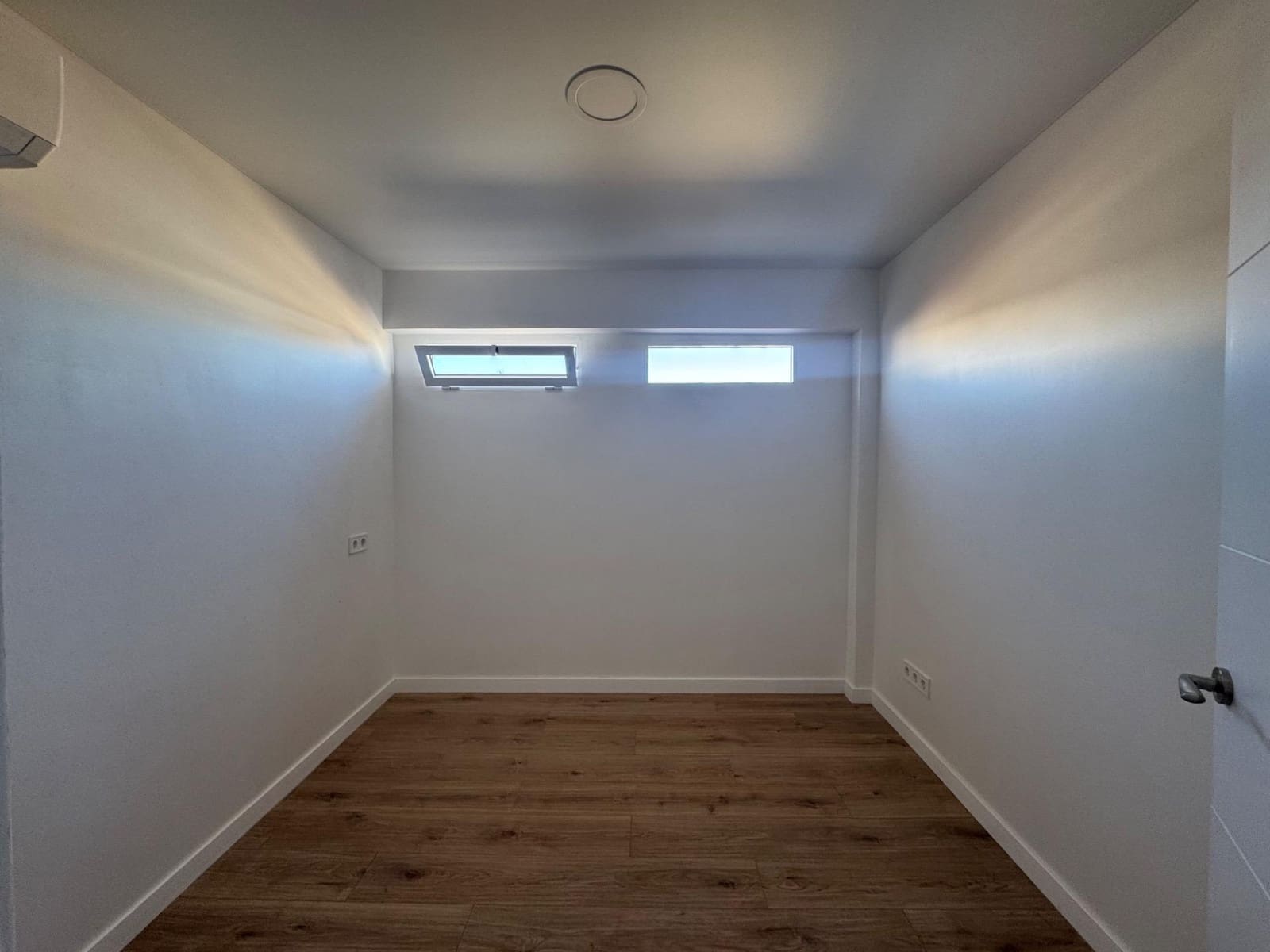 3 bedroom Flat for sale in Manises - € 170,000 (Ref: 9732161)