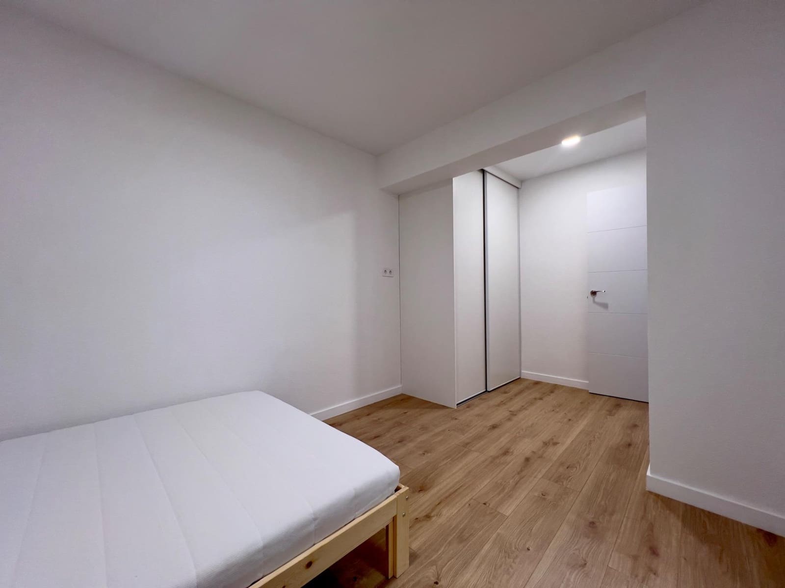 3 bedroom Flat for sale in Manises - € 168,000 (Ref: 9732161)
