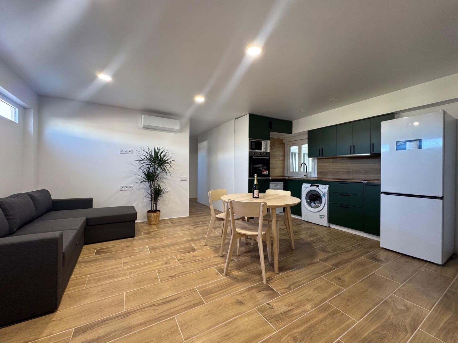 3 bedroom Flat for sale in Manises - € 168,000 (Ref: 9732161)