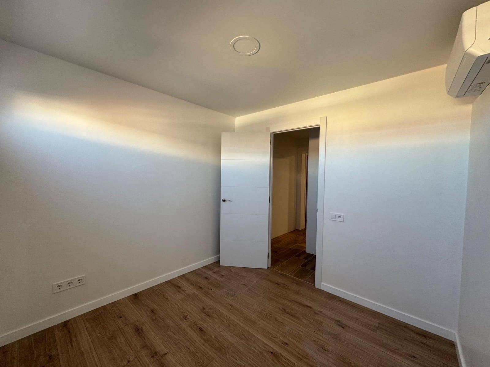 3 bedroom Flat for sale in Manises - € 168,000 (Ref: 9732161)