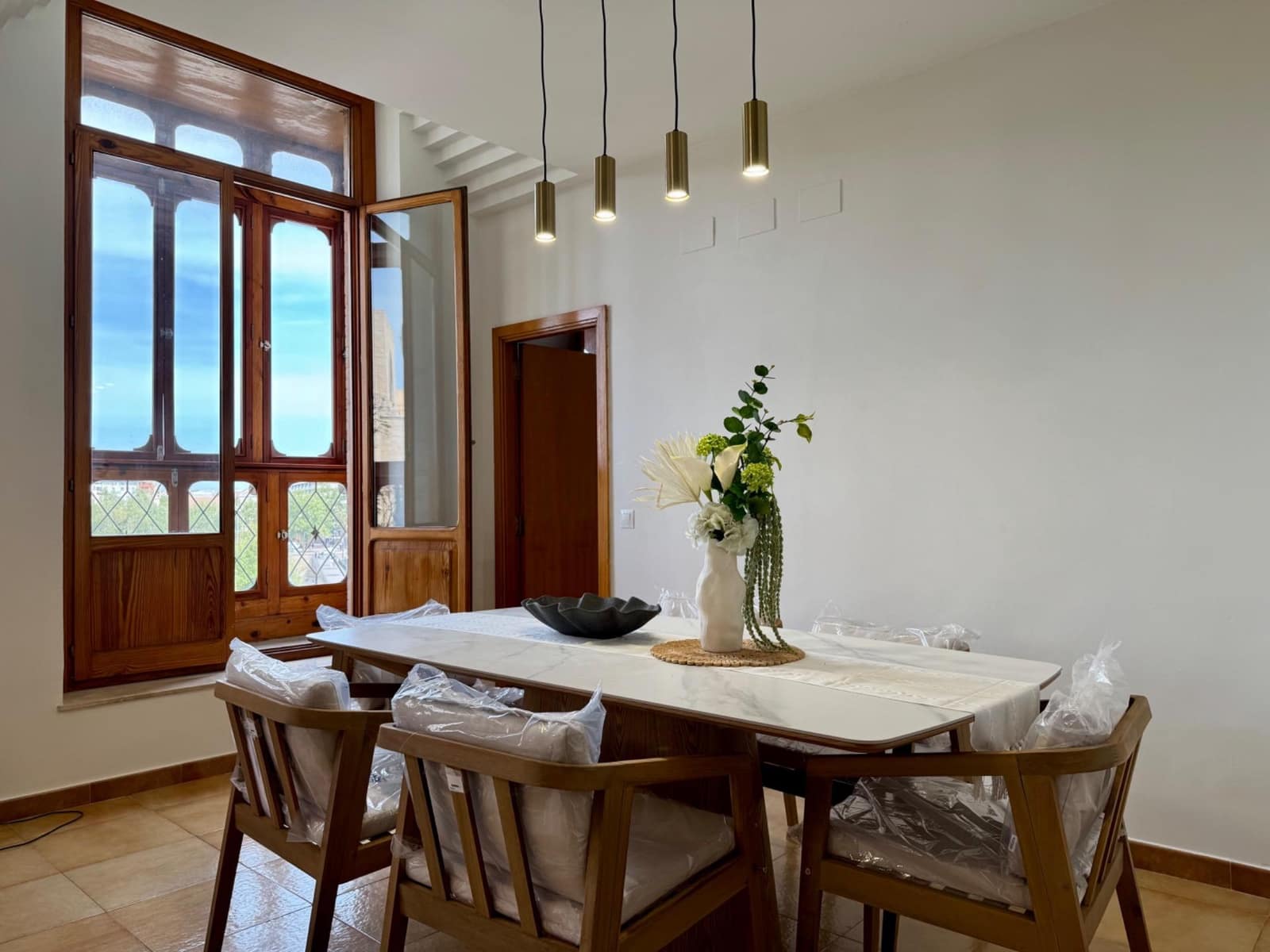 4 slaapkamer Flat te huur in Valencia stad - € 4.500 (Ref: 9755710)