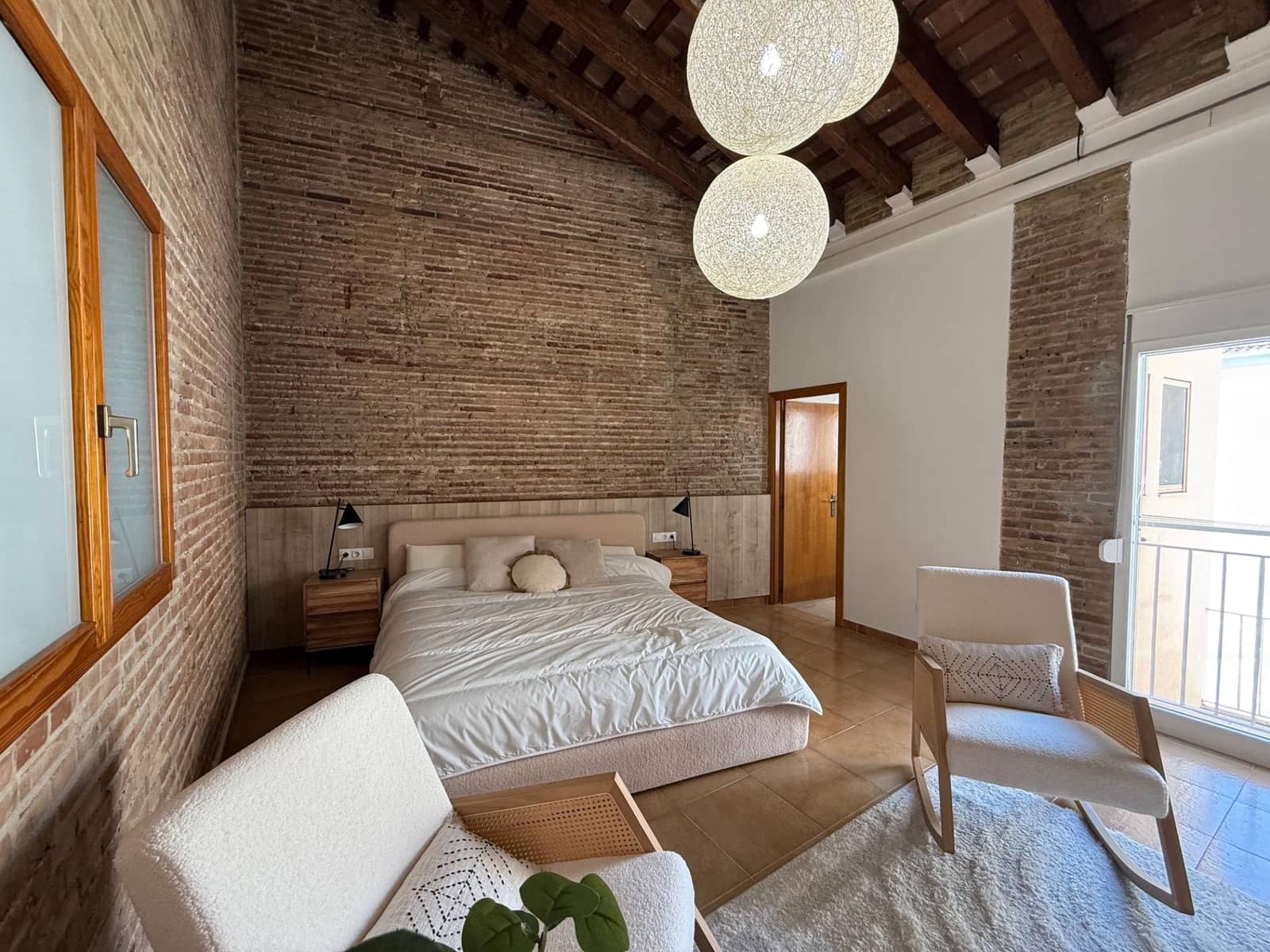 4 slaapkamer Flat te huur in Valencia stad - € 4.500 (Ref: 9755710)