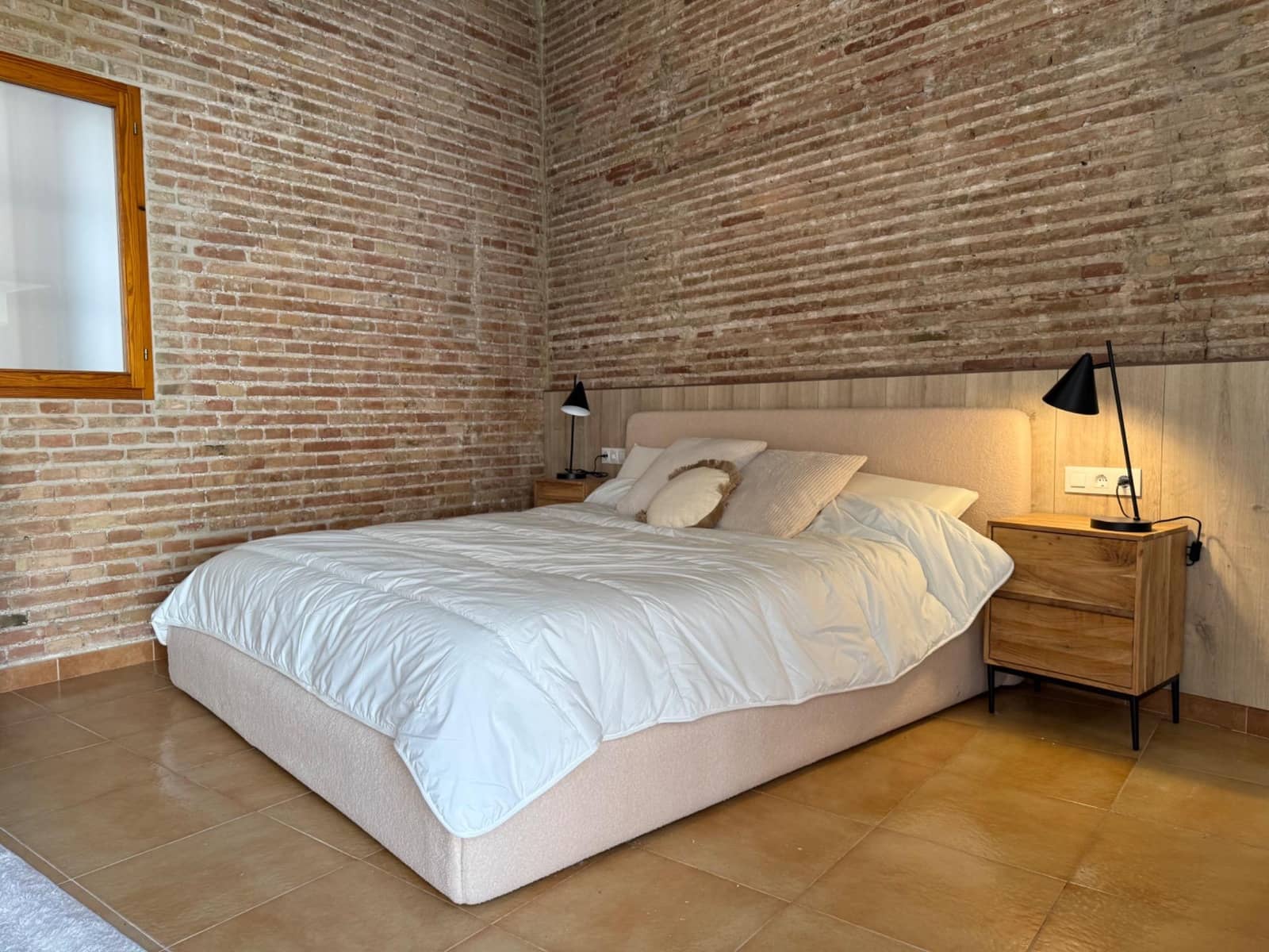 4 slaapkamer Flat te huur in Valencia stad - € 4.500 (Ref: 9755710)