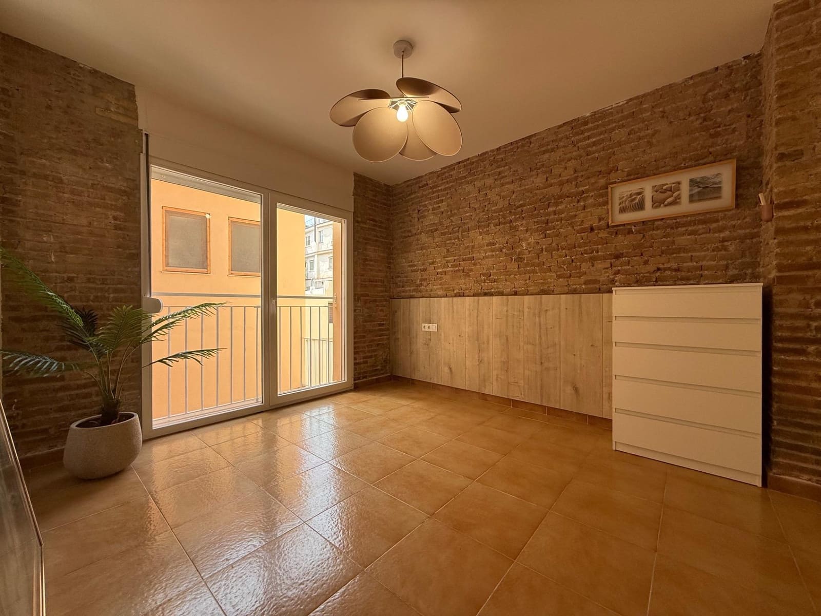 4 slaapkamer Flat te huur in Valencia stad - € 4.500 (Ref: 9755710)