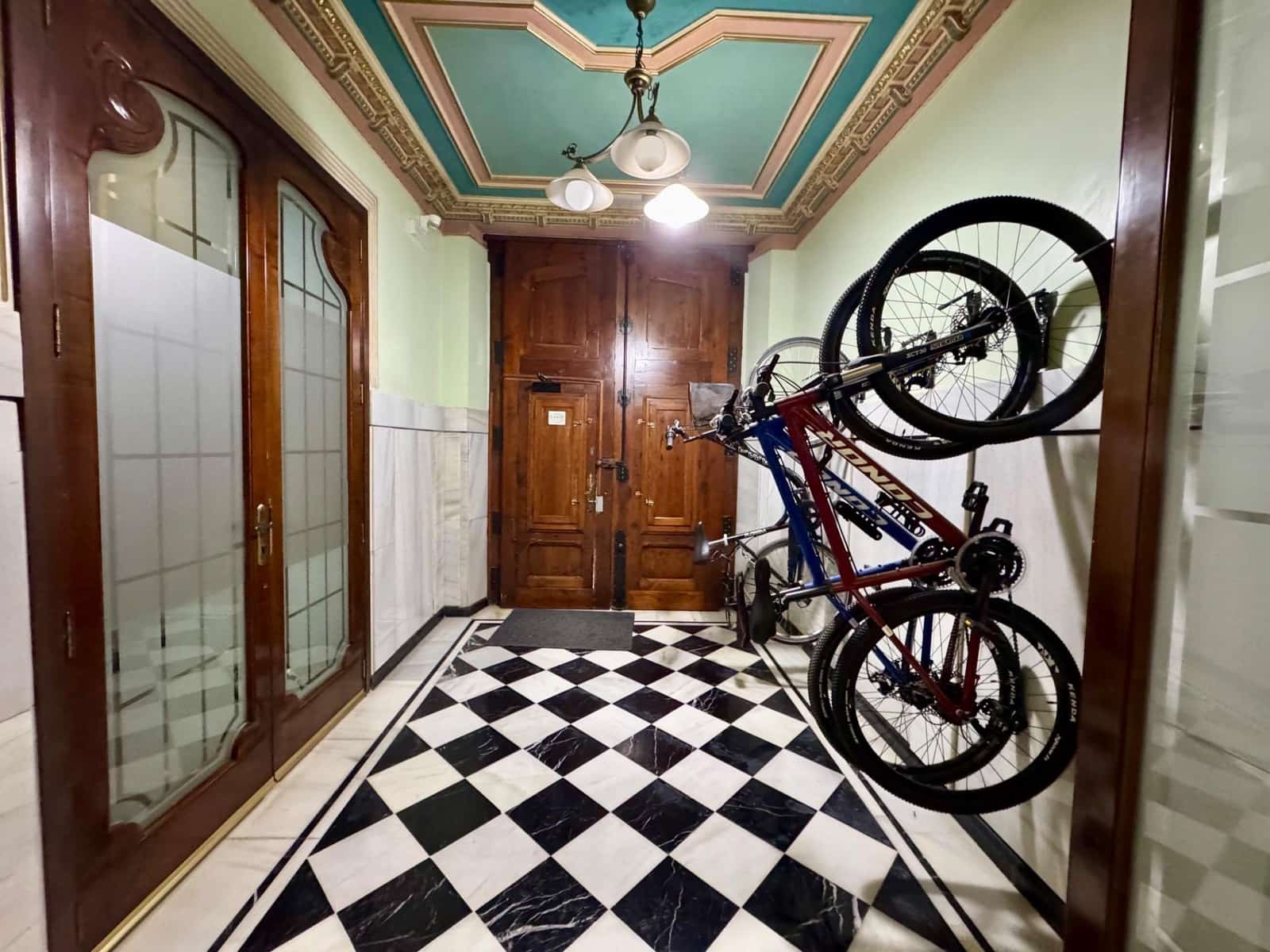 4 slaapkamer Flat te huur in Valencia stad - € 4.500 (Ref: 9755710)