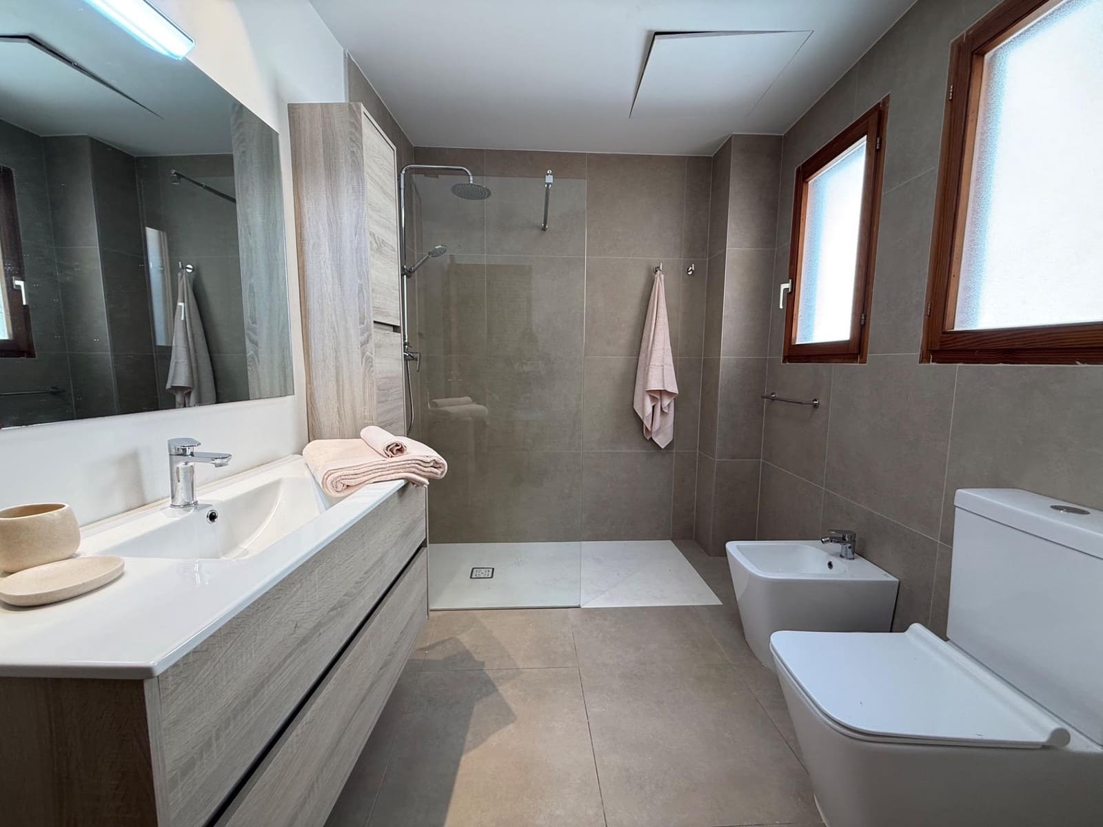 4 makuuhuone Asunto vuokrattavana paikassa Valencia kaupunki - 3 600 € (Ref: 9755710)