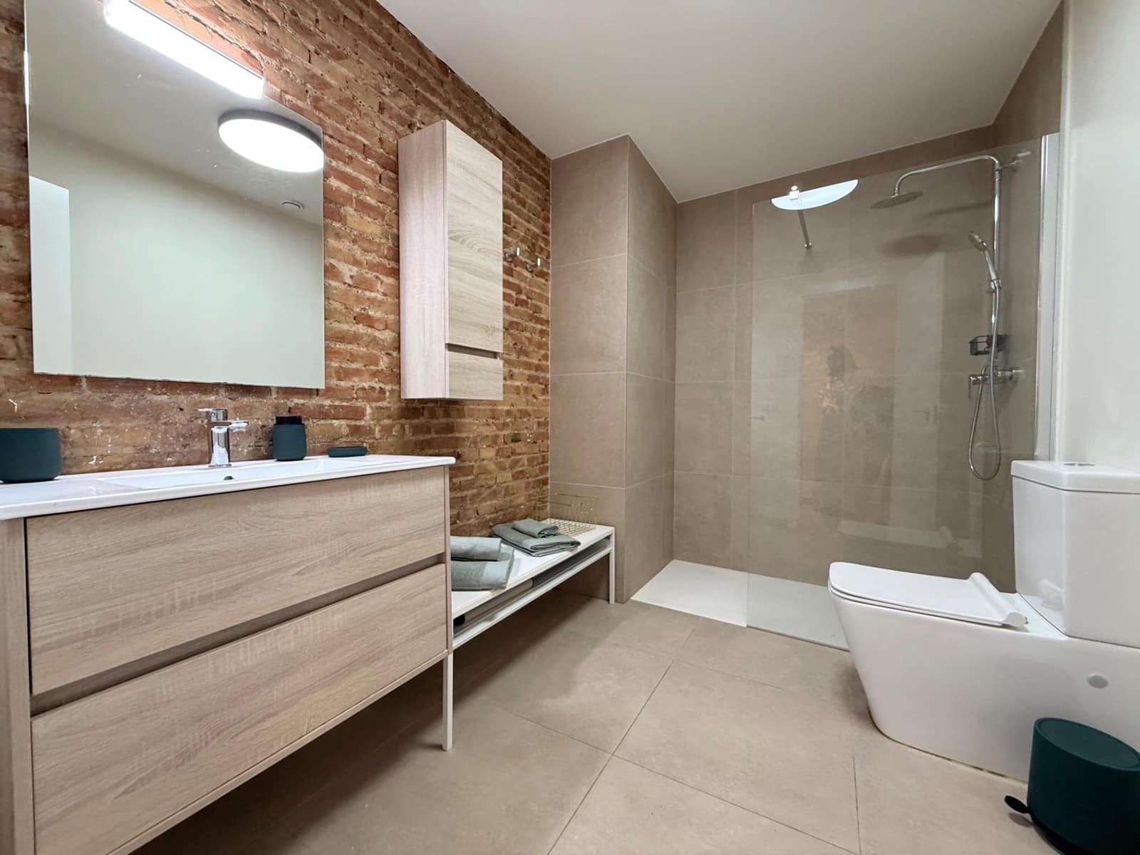 4 makuuhuone Asunto vuokrattavana paikassa Valencia kaupunki - 3 600 € (Ref: 9755710)