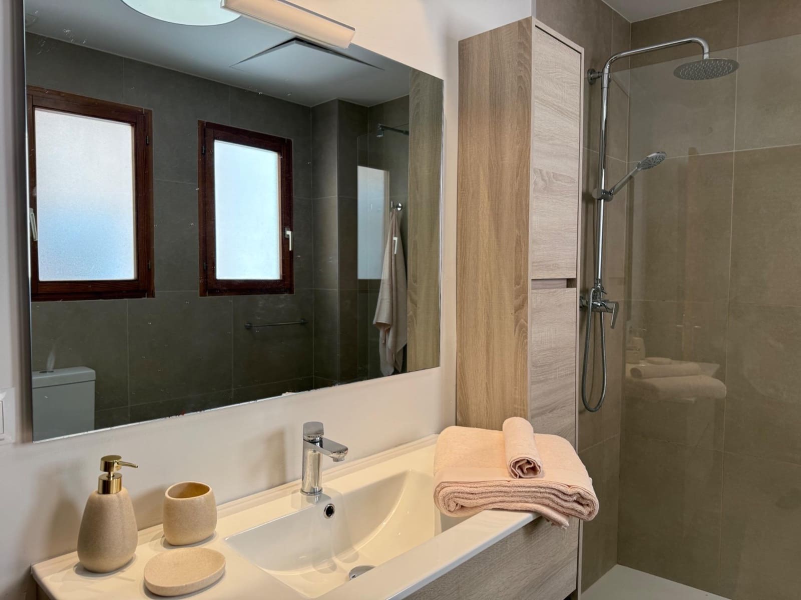 4 makuuhuone Asunto vuokrattavana paikassa Valencia kaupunki - 3 600 € (Ref: 9755710)
