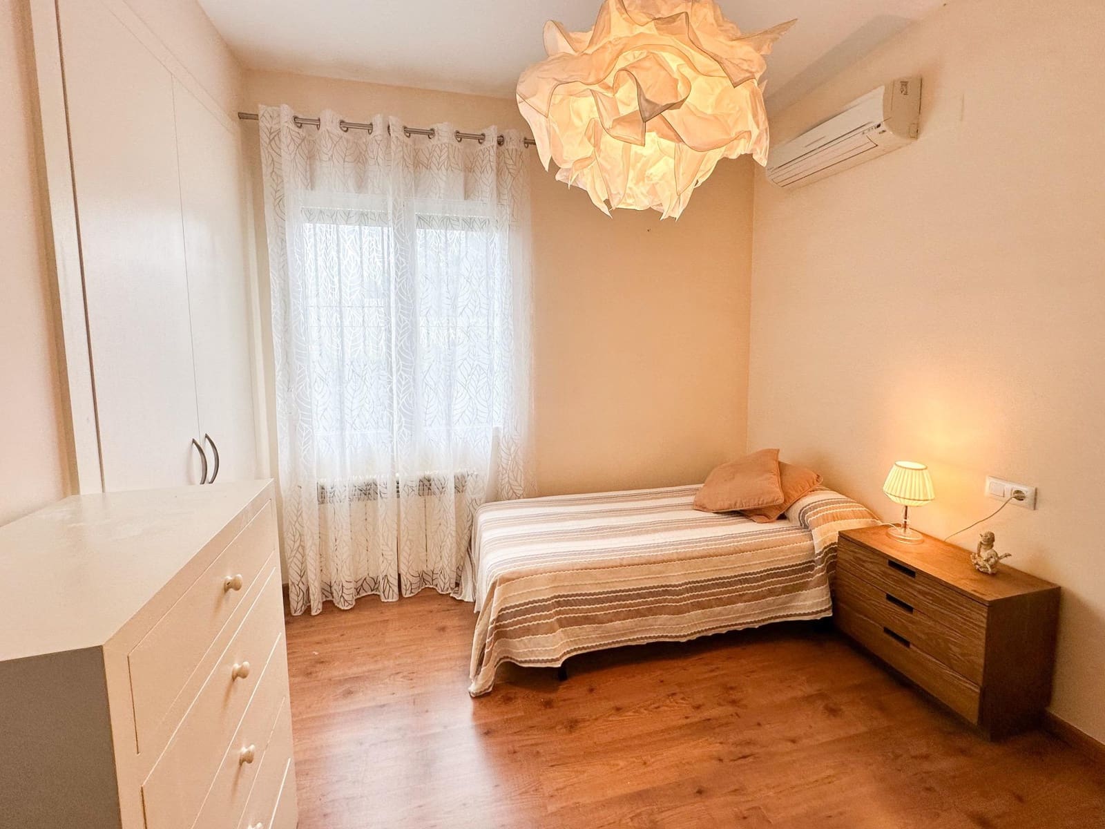 3 camera da letto Villetta a Schiera da affittare in Riba-roja de Turia con piscina - 2.500 € (Rif: 9755711)