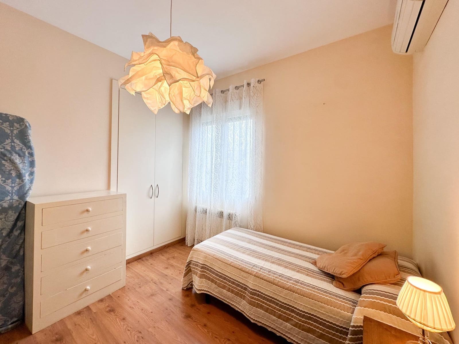 3 camera da letto Villetta a Schiera da affittare in Riba-roja de Turia con piscina - 2.500 € (Rif: 9755711)