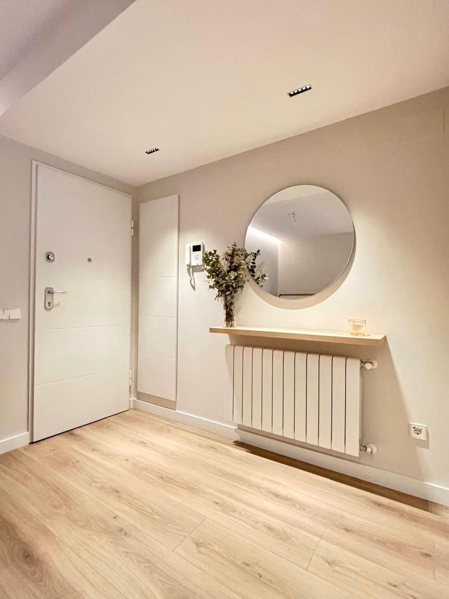 2 bedroom Flat for rent in Valencia city with pool - € 2,000 (Ref: 9763627)