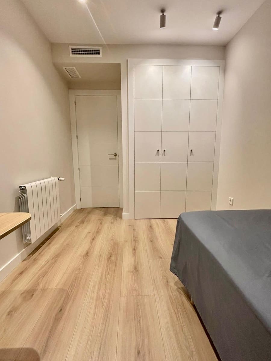 2 bedroom Flat for rent in Valencia city with pool - € 2,000 (Ref: 9763627)