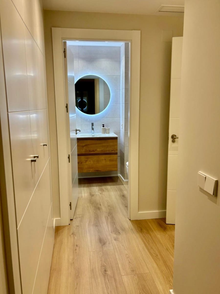 2 bedroom Flat for rent in Valencia city with pool - € 2,000 (Ref: 9763627)