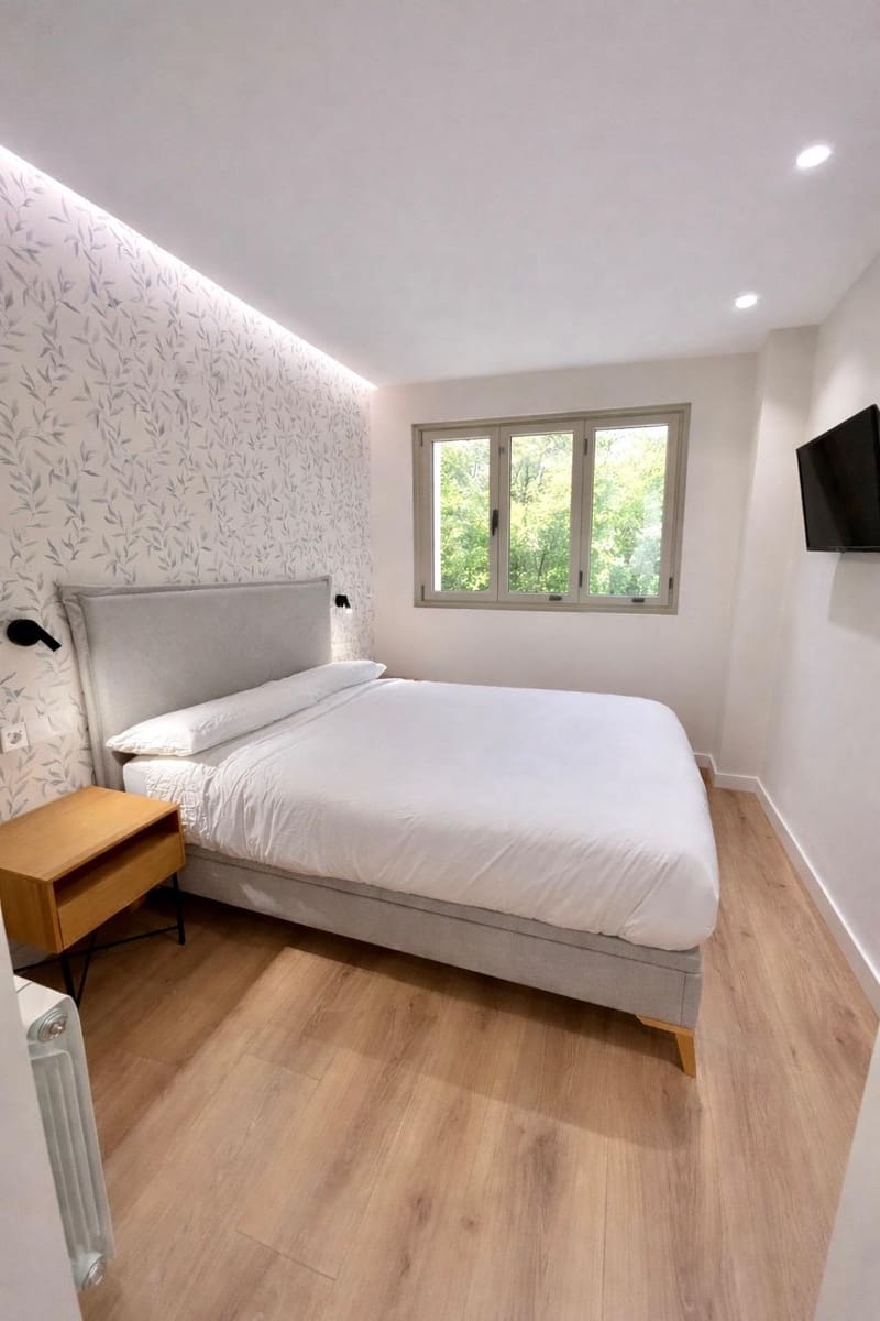 2 bedroom Flat for rent in Valencia city with pool - € 2,000 (Ref: 9763627)