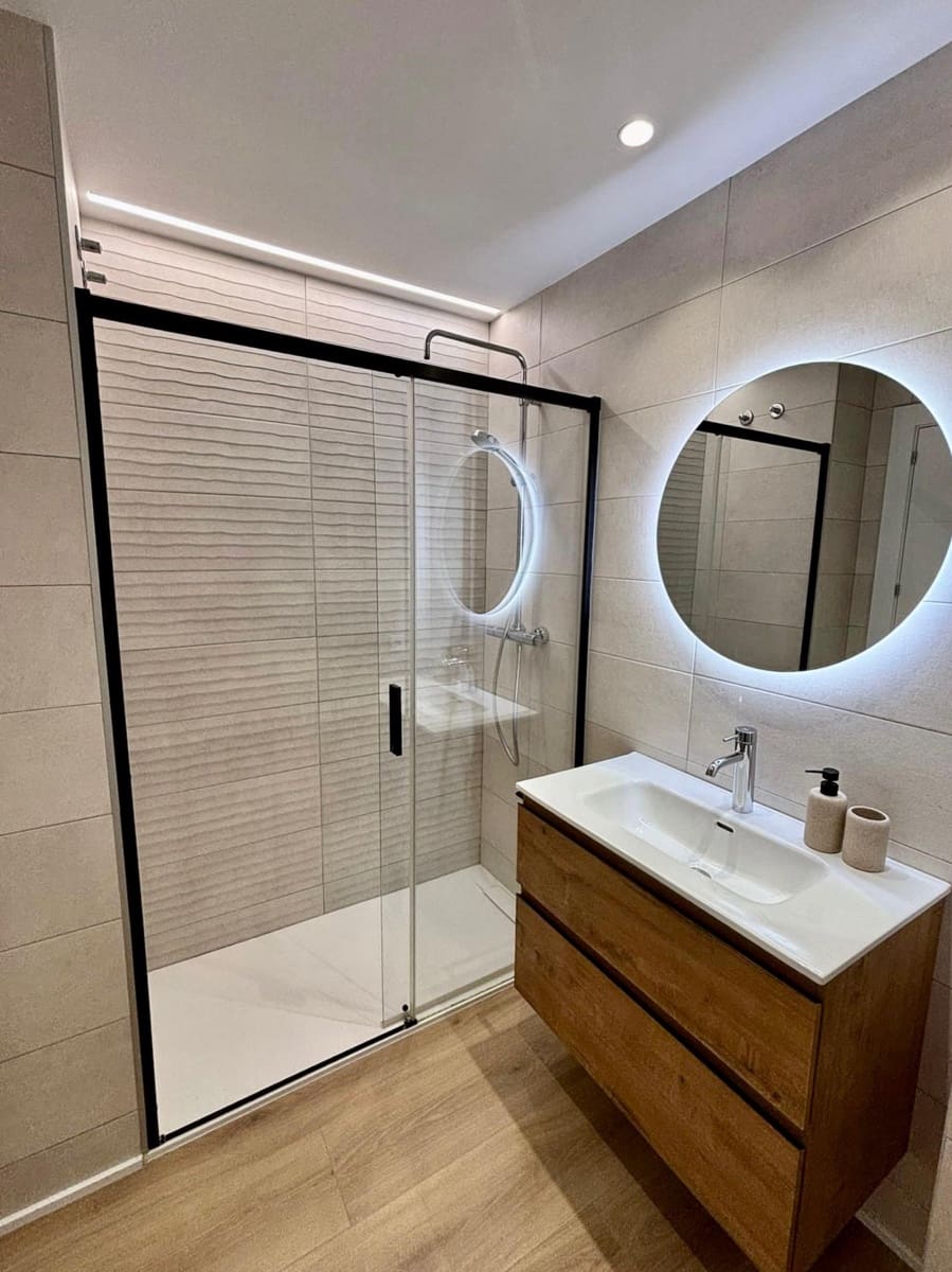 2 bedroom Flat for rent in Valencia city with pool - € 2,000 (Ref: 9763627)