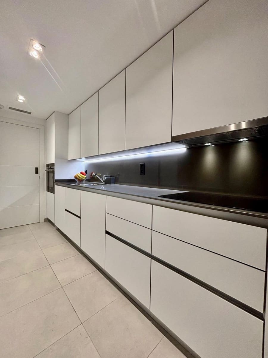 2 bedroom Flat for rent in Valencia city with pool - € 2,000 (Ref: 9763627)