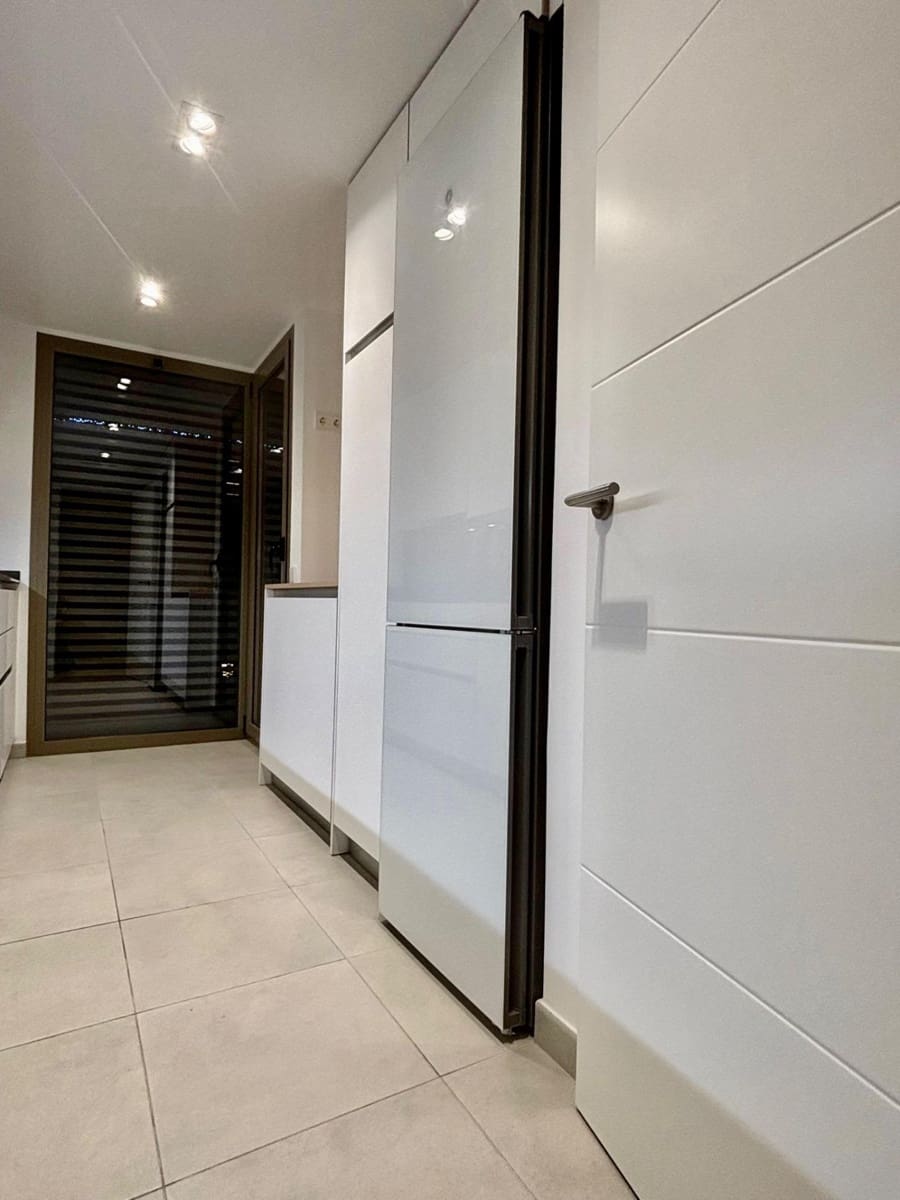 2 bedroom Flat for rent in Valencia city with pool - € 2,000 (Ref: 9763627)