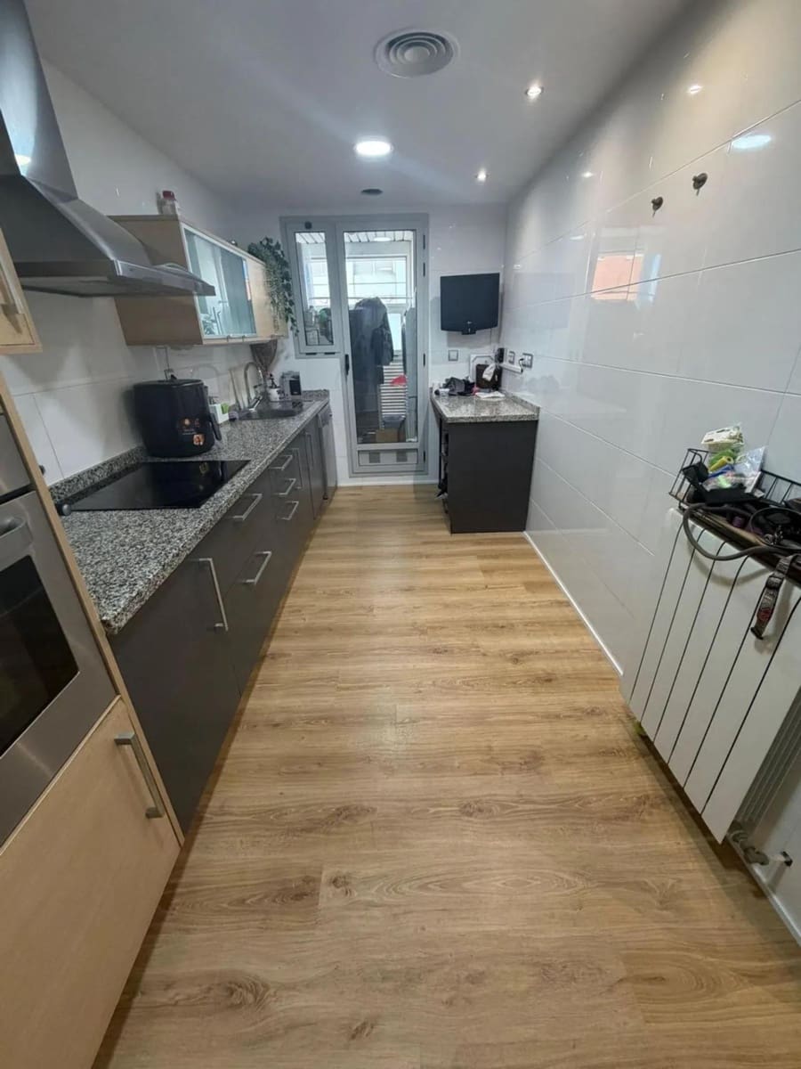 4 makuuhuone Kattohuoneisto myytävänä paikassa Burjassot - 584 900 € (Ref: 9780594)