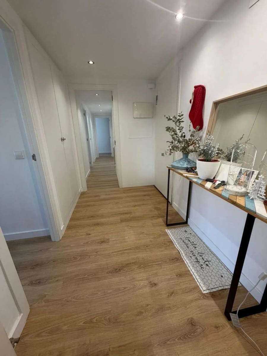 4 makuuhuone Kattohuoneisto myytävänä paikassa Burjassot - 584 900 € (Ref: 9780594)