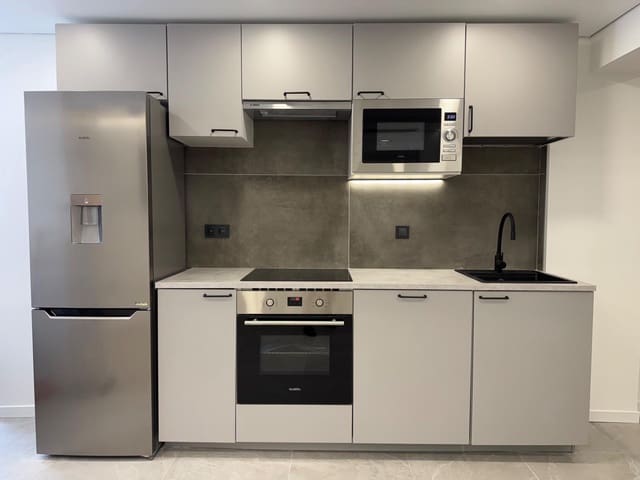 2 slaapkamer Flat te koop in Ciutat Fallera, Valencia stad - € 195.000 (Ref: 9791086)