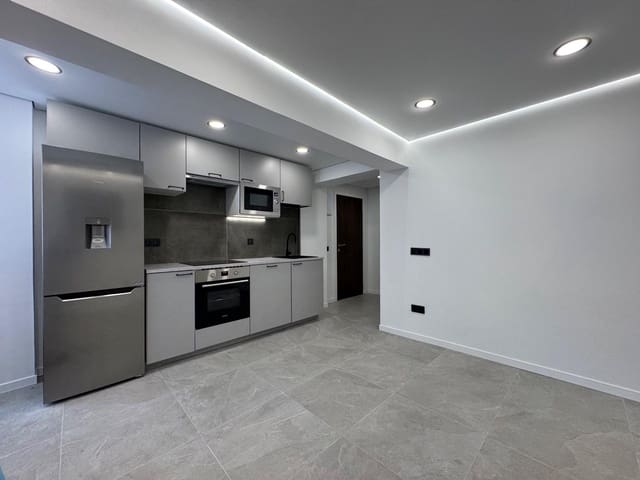 2 slaapkamer Flat te koop in Ciutat Fallera, Valencia stad - € 195.000 (Ref: 9791086)