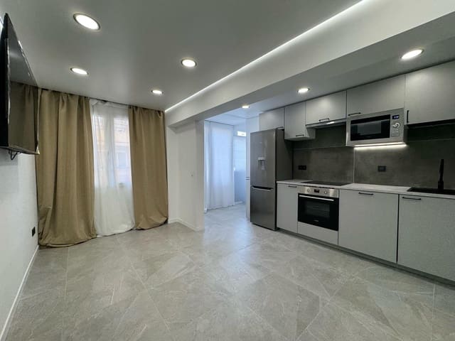 2 slaapkamer Flat te koop in Ciutat Fallera, Valencia stad - € 195.000 (Ref: 9791086)