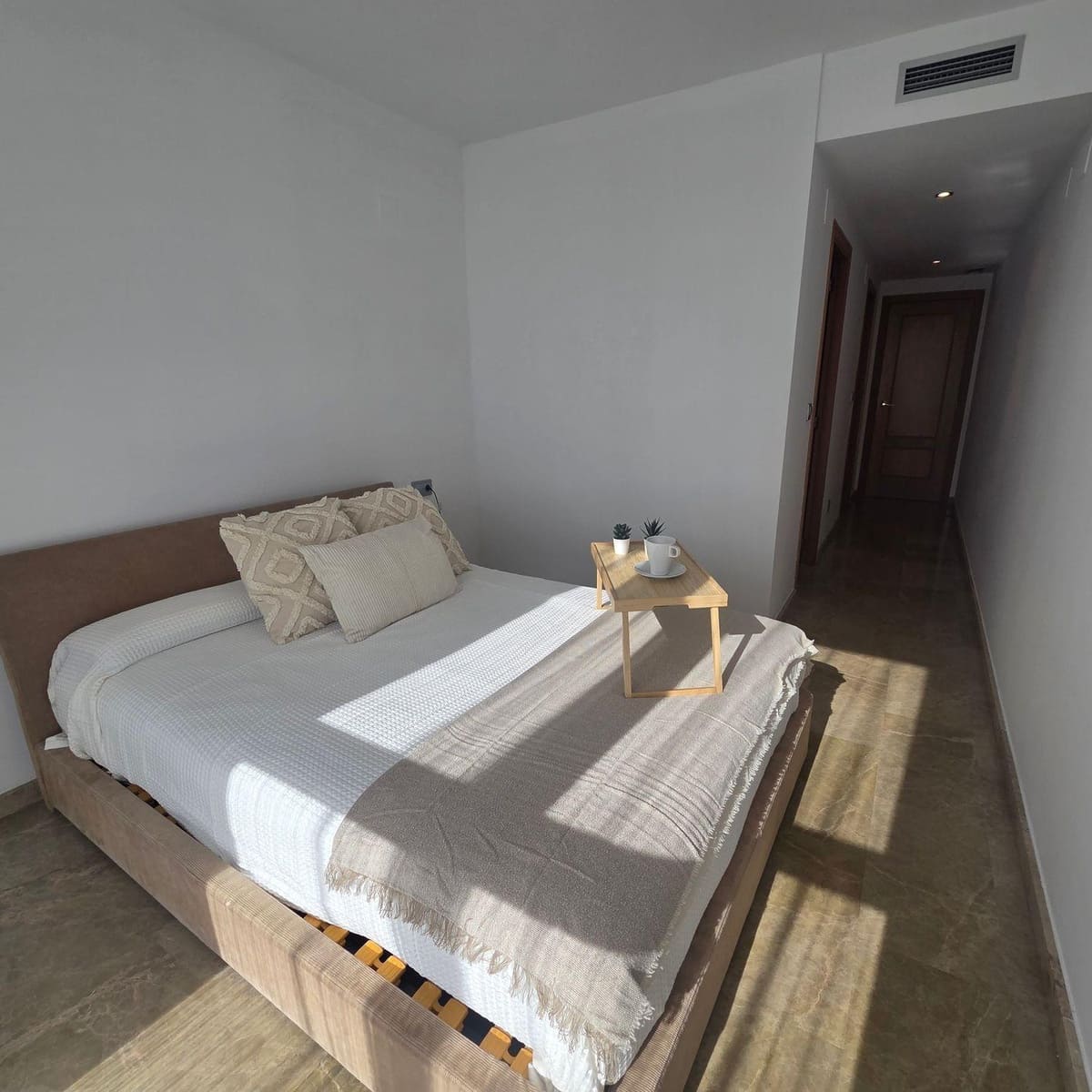 3 slaapkamer Flat te huur in Valencia stad met zwembad garage - € 2.300 (Ref: 9797147)