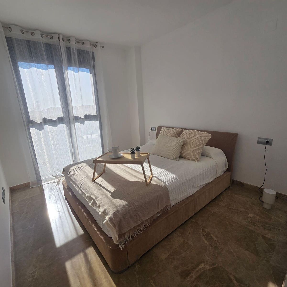 3 slaapkamer Flat te huur in Valencia stad met zwembad garage - € 2.300 (Ref: 9797147)