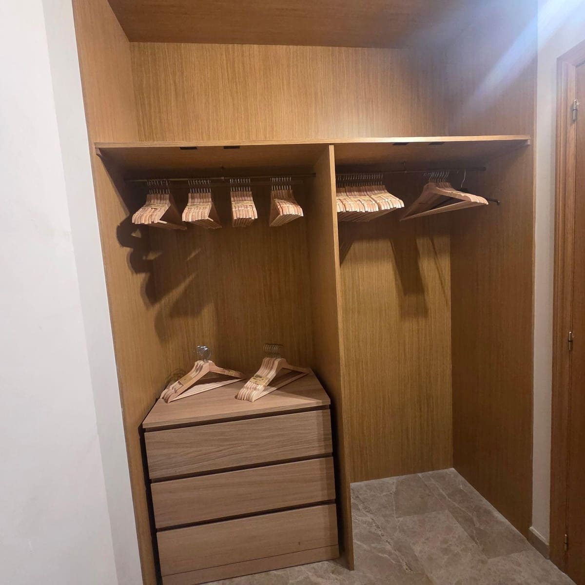 3 slaapkamer Flat te huur in Valencia stad met zwembad garage - € 2.300 (Ref: 9797147)