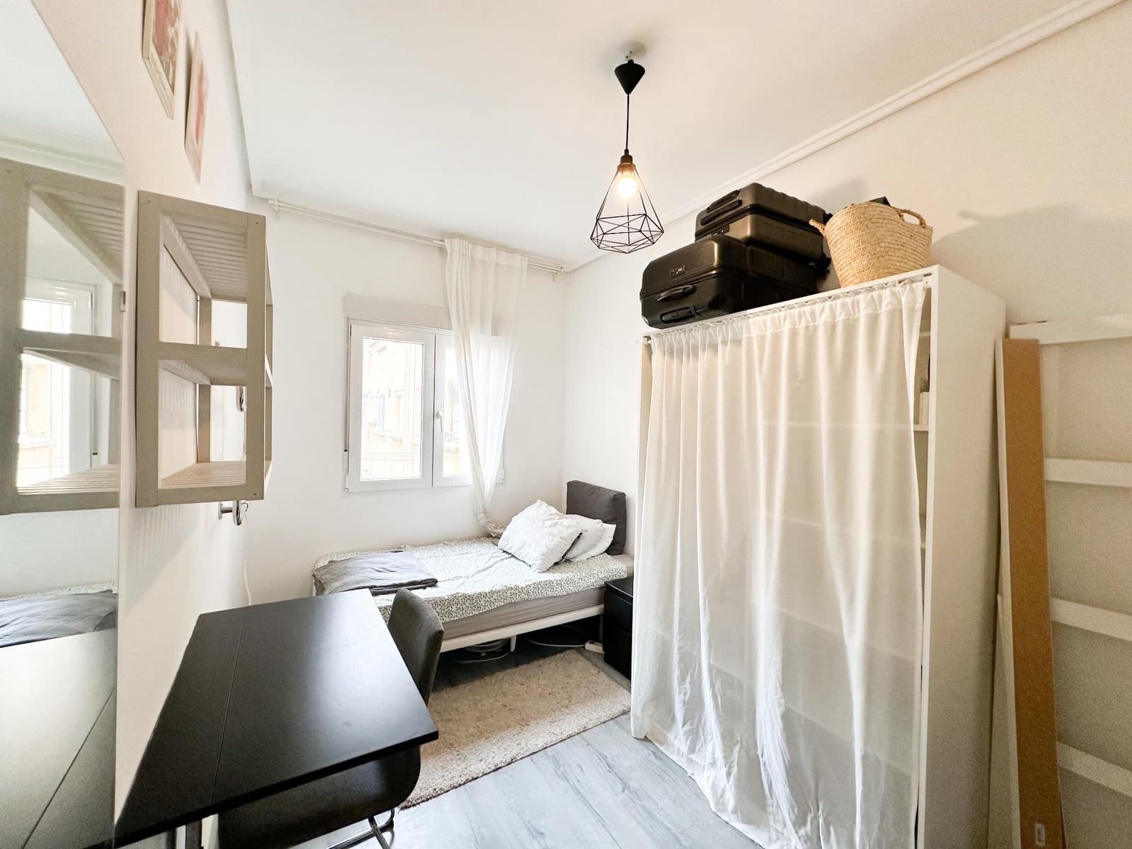 3 soveværelse Lejlighed til leje i Valencia by - € 1.390 (Ref: 9804321)