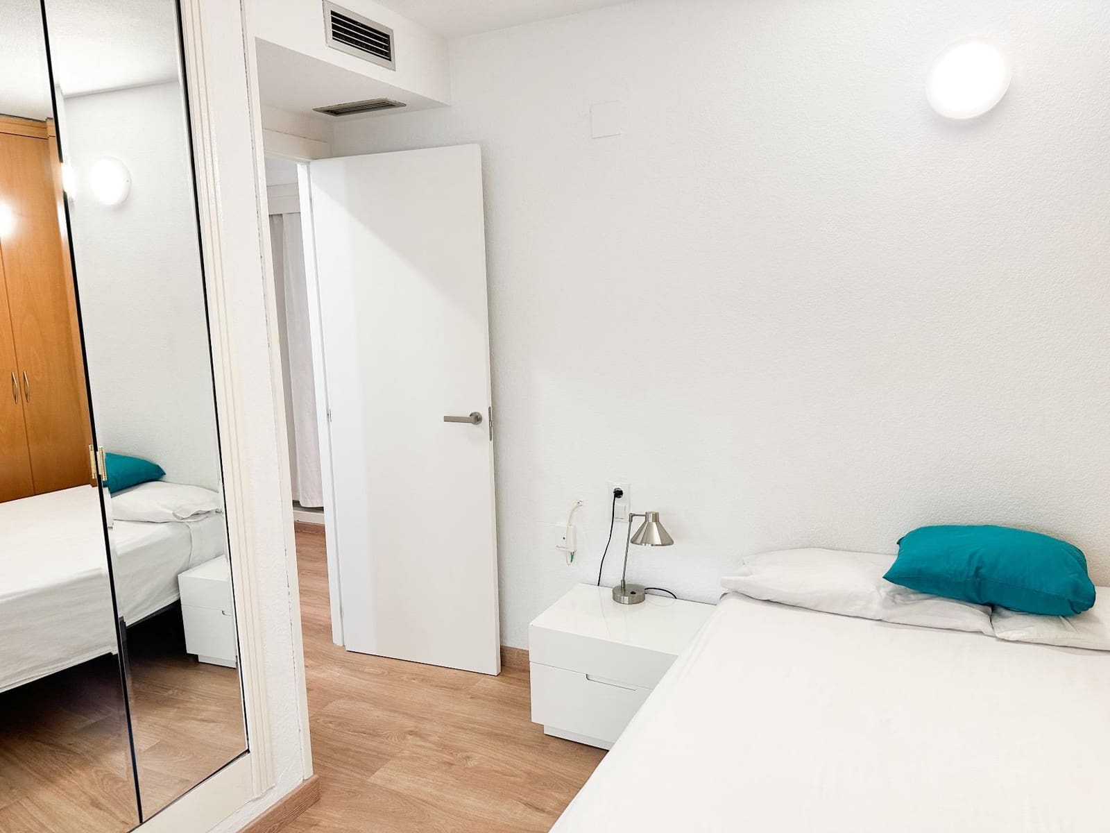 1 Zimmer Wohnung zu vermieten in Valencia Stadt mit Garage - 2.200 € (Ref: 9804322)
